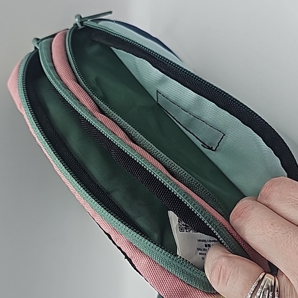 Kavu belt bag or Fanny pack - Picture 2 of 3